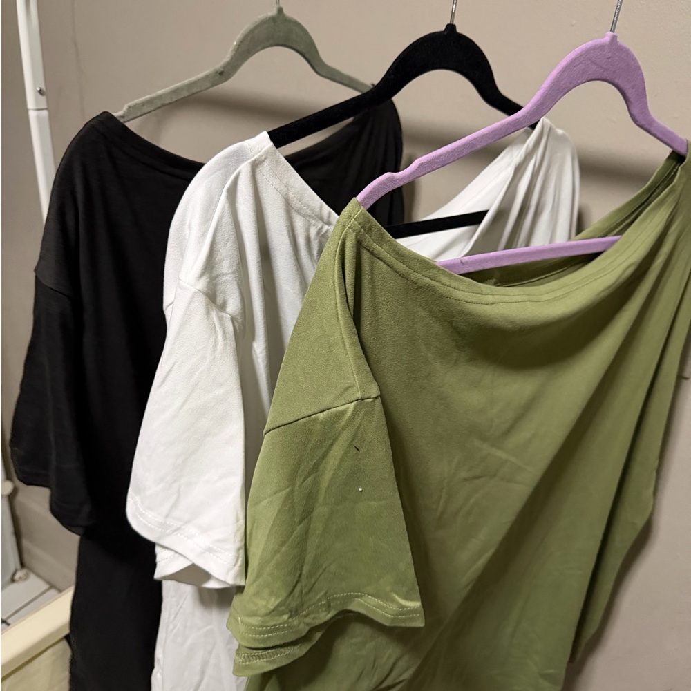 NWOT Women’s Olive Green Off-Shoulder Top - Unbranded